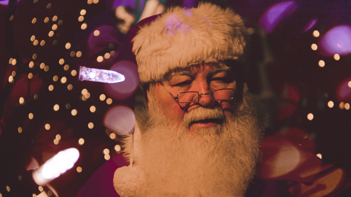 Visit santa - Ways to Save Money at Christmas